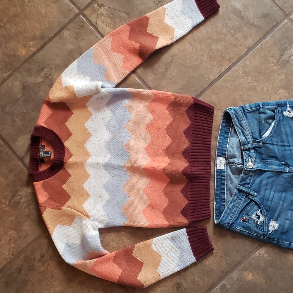 Forever 21 sweater size small